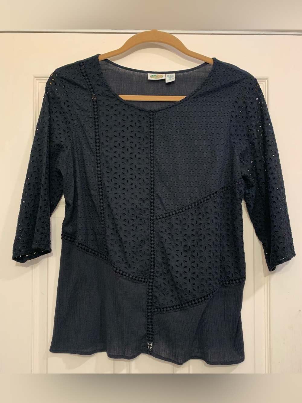Vintage Collections ETC Black Mixed Media XL Eyelet Blouse.             3382